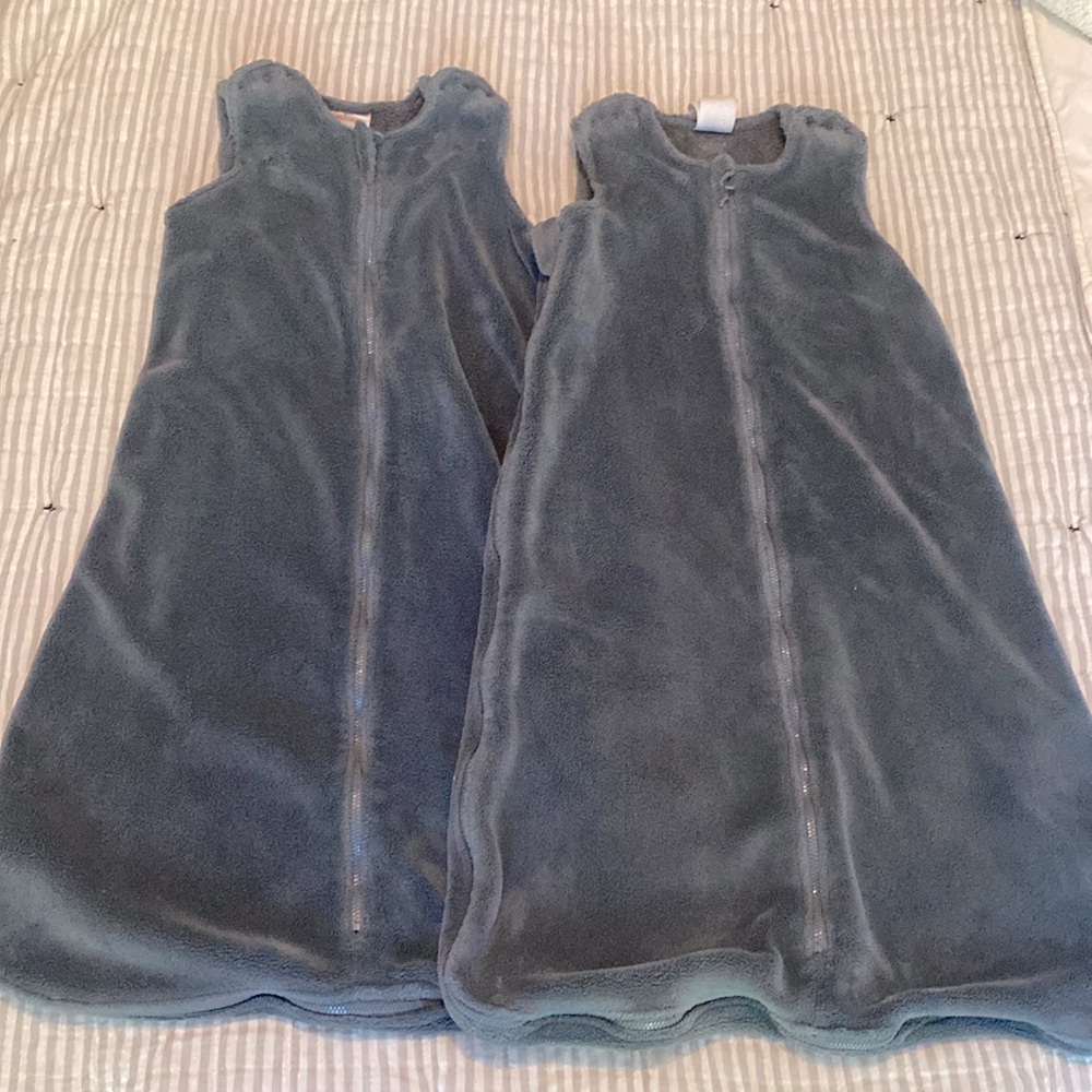 Guna Pod with wonder-zip! Wearable blanket size 9-18 months! Great condition